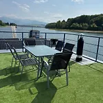 Marsky Vlk - Zazitkovy Houseboat A Wellness