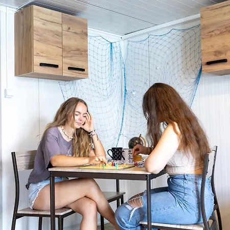 Båthotell Marsky Vlk - Zazitkovy Houseboat A Wellness *