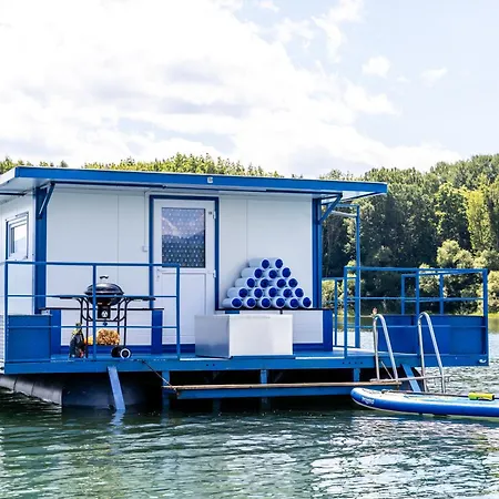 Båthotell Marsky Vlk - Zazitkovy Houseboat A Wellness *