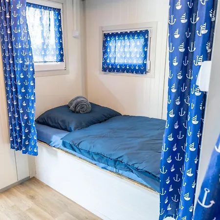 Marsky Vlk - Zazitkovy Houseboat A Wellness 船上ホテル *