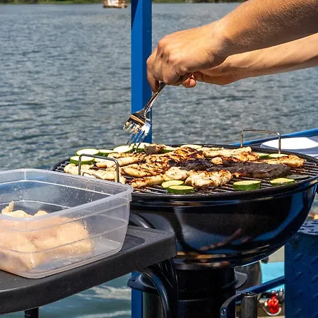 Marsky Vlk - Zazitkovy Houseboat A Wellness Liptovský Mikuláš