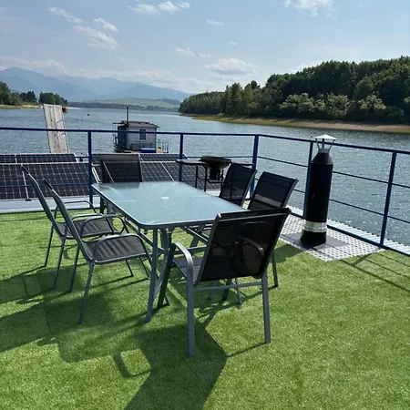 Marsky Vlk - Zazitkovy Houseboat A Wellness