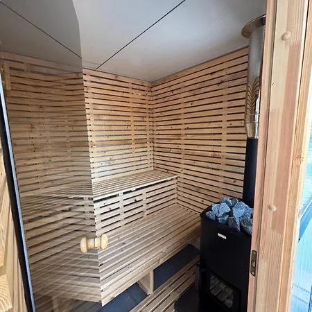 Marsky Vlk - Zazitkovy Houseboat A Wellness 船上ホテル Liptovský Mikuláš