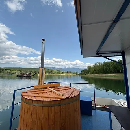 Marsky Vlk - Zazitkovy Houseboat A Wellness * Liptovský Mikuláš
